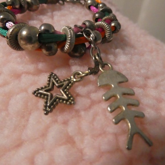 Unicorn Bracelet With Fishbone and Star | Pink, Orange and Green String | Beads - Picture 6 of 10